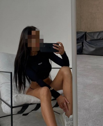 Яркая и сексуальная шатенка готова погрузить тебя в мир страсти и похоти. Я знаю, чего хочу и умею доставлять удовольствие. Позволь мне показать тебе настоящий восторг. Жду звонка! 9966, 19 лет